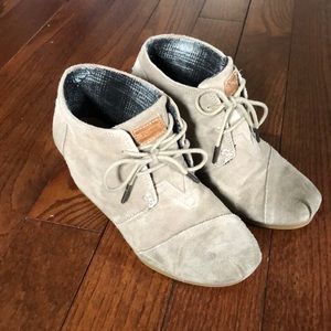 TOMS Suede Desert Wedge Bootie Size 7